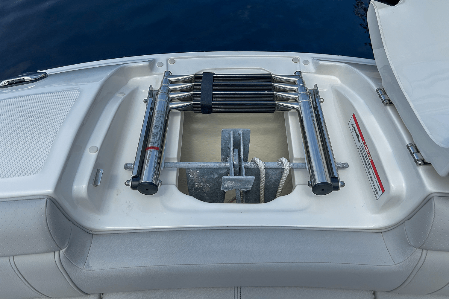 Slide: The Image of Sea Ray 270 SDX OUTBOARD 2023 - 46