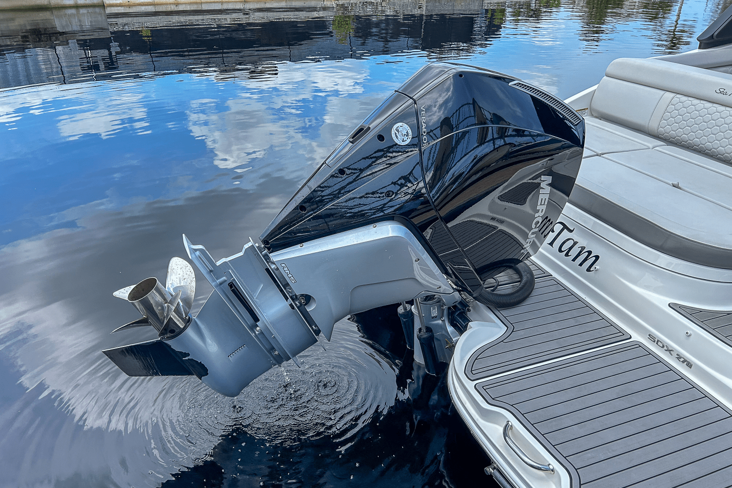 Slide: The Image of Sea Ray 270 SDX OUTBOARD 2023 - 47