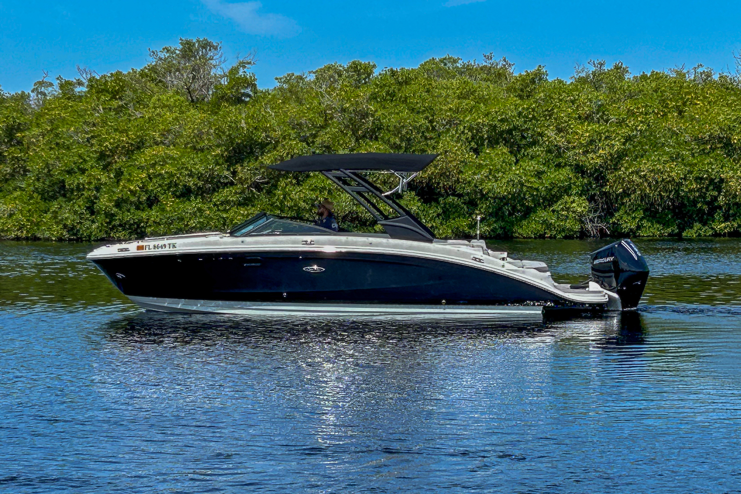 Slide: The Image of Sea Ray 270 SDX OUTBOARD 2023 - 7