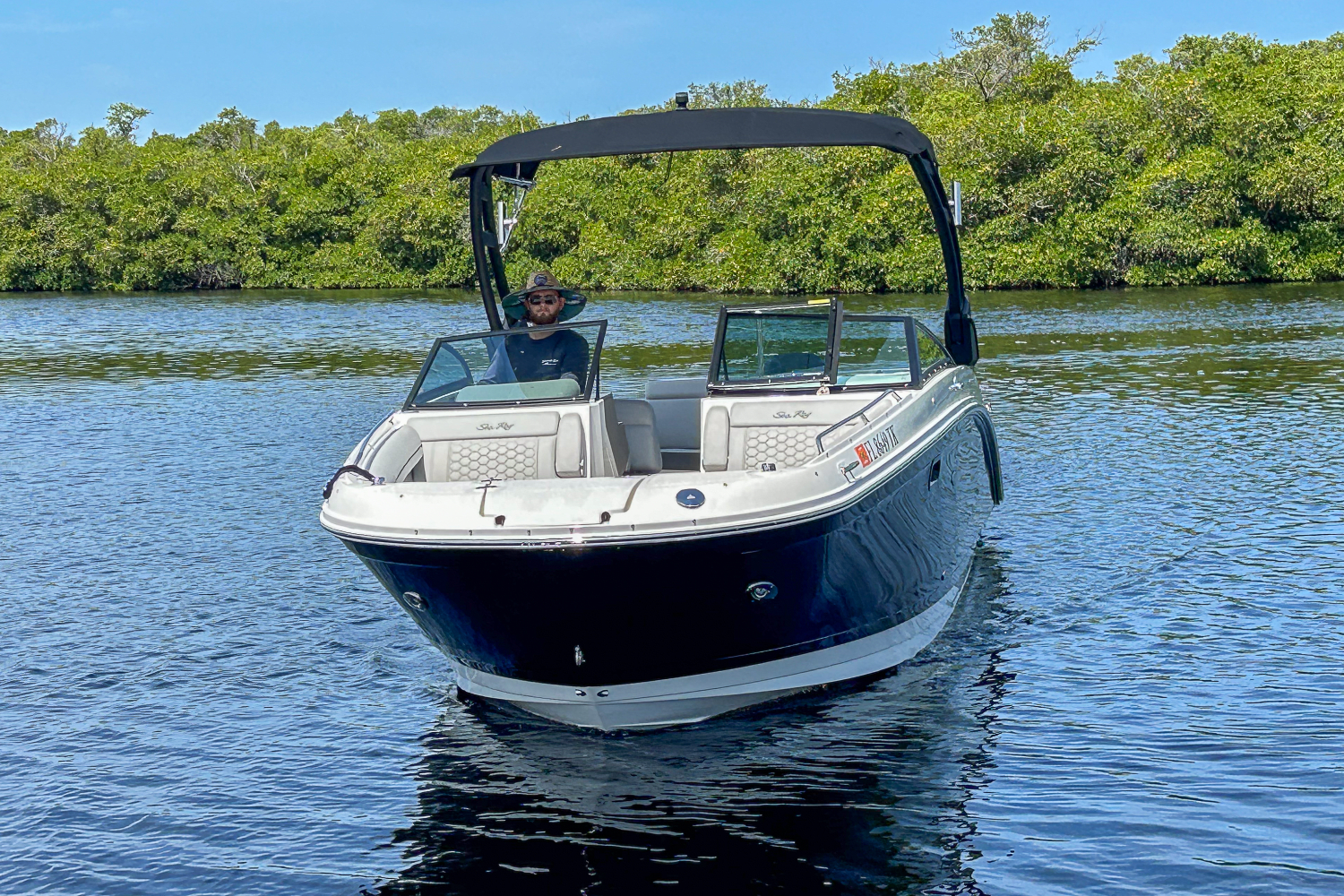 Slide: The Image of Sea Ray 270 SDX OUTBOARD 2023 - 8