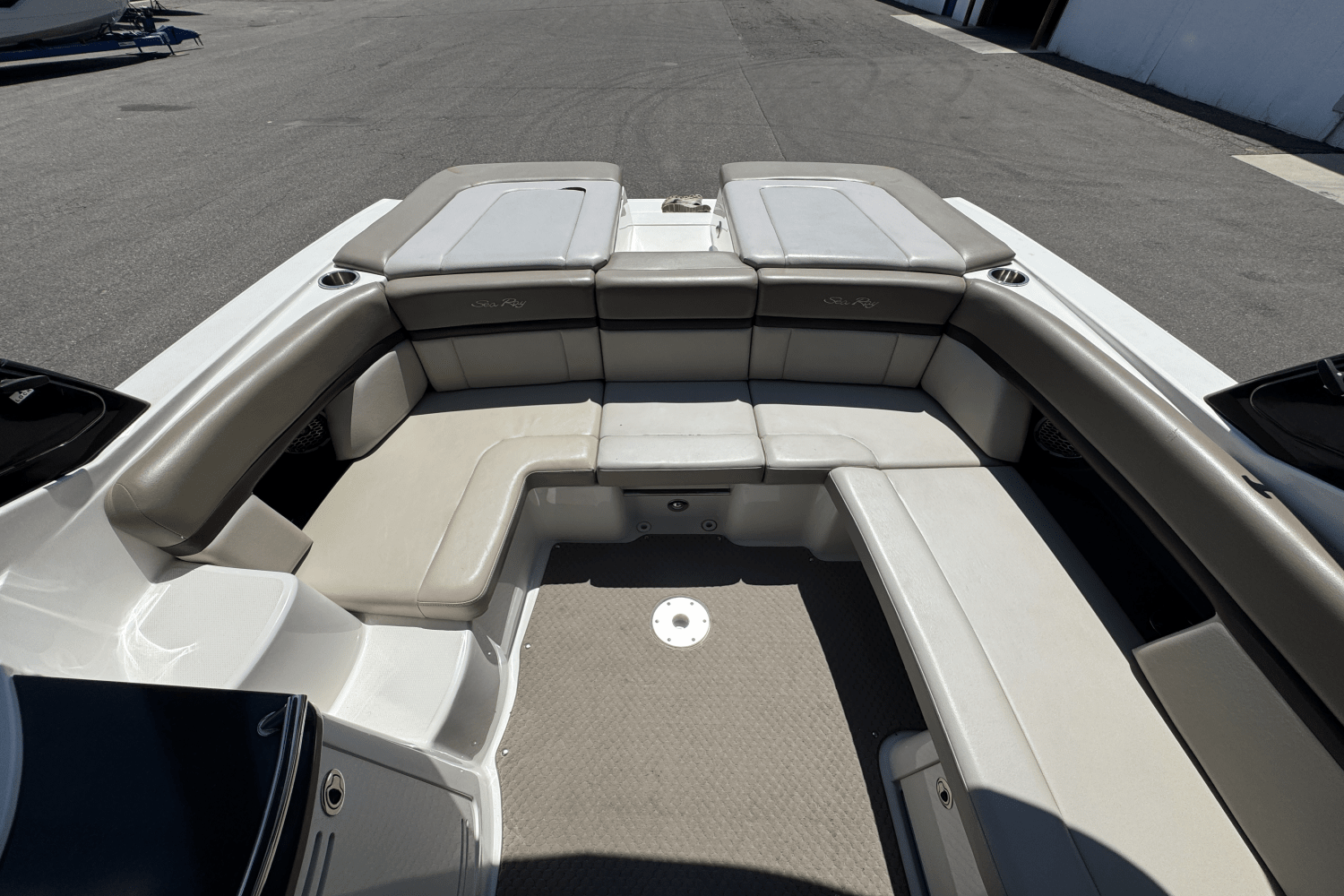 Slide: The Image of Sea Ray 270 SLX 2012 - 12