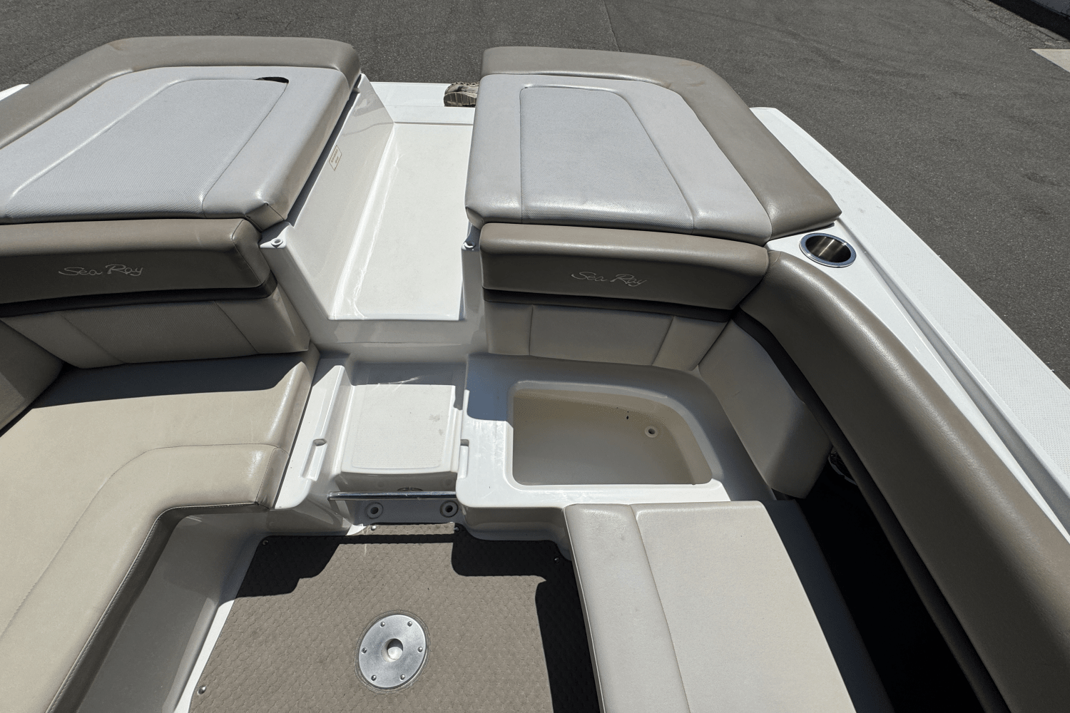Slide: The Image of Sea Ray 270 SLX 2012 - 15