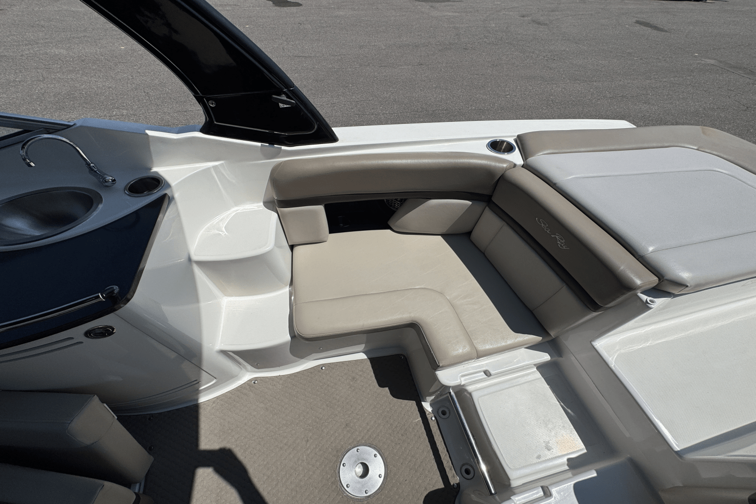 Slide: The Image of Sea Ray 270 SLX 2012 - 19