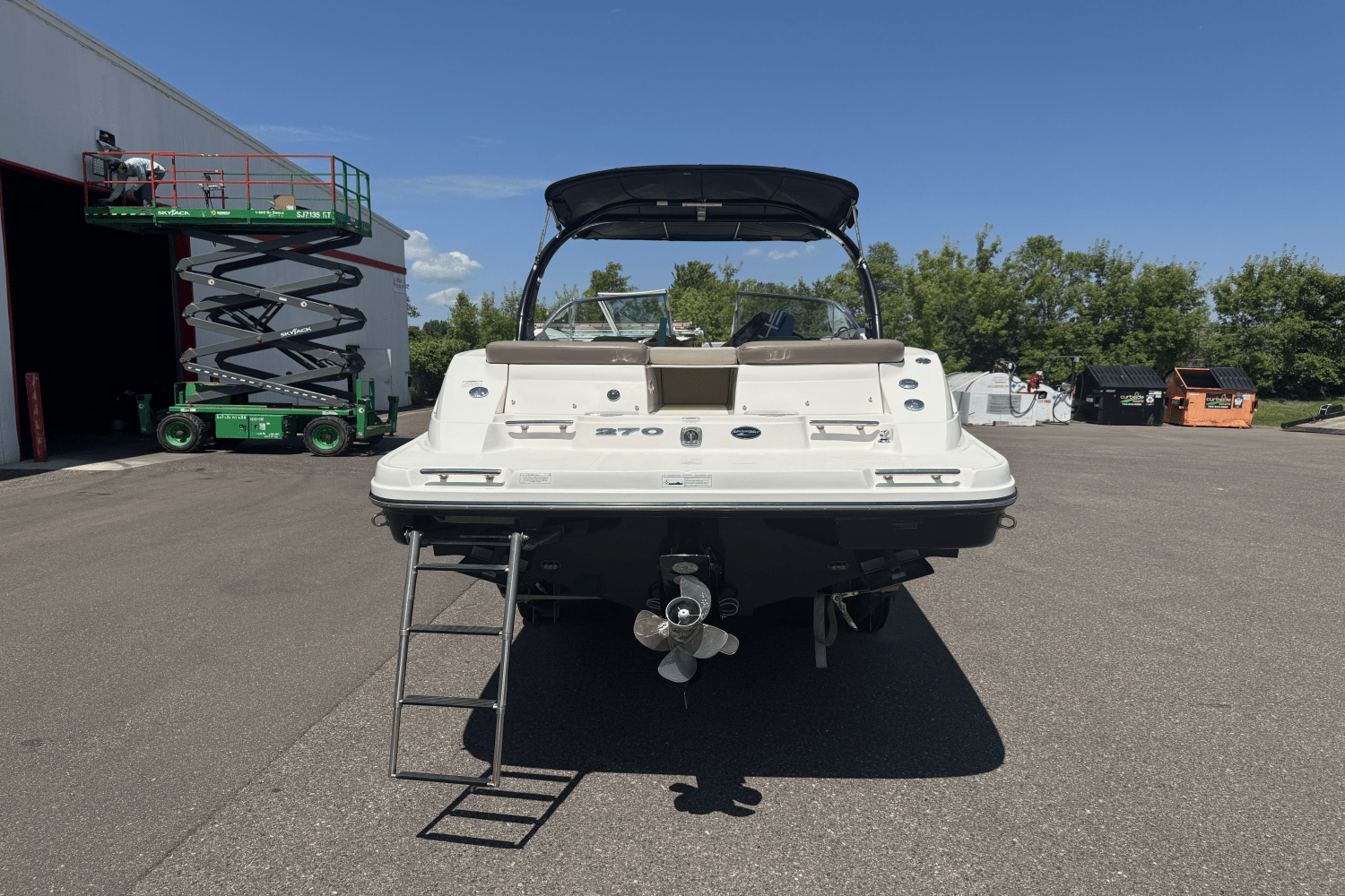 Slide: The Image of Sea Ray 270 SLX 2012 - 4