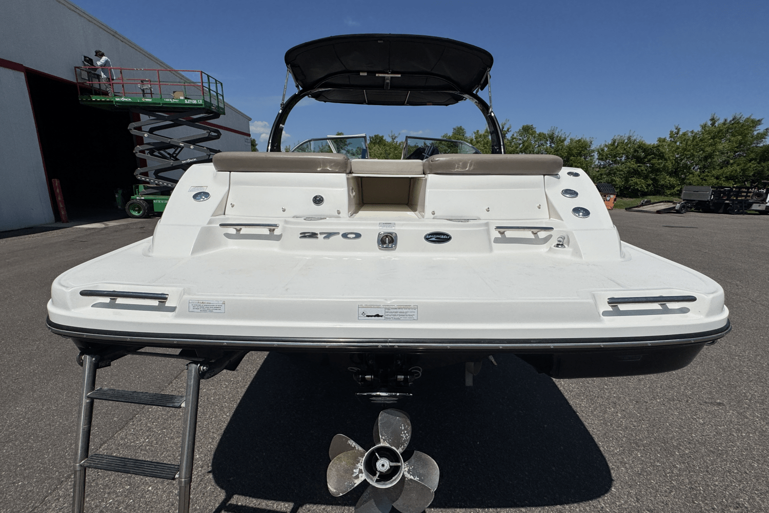 Slide: The Image of Sea Ray 270 SLX 2012 - 7