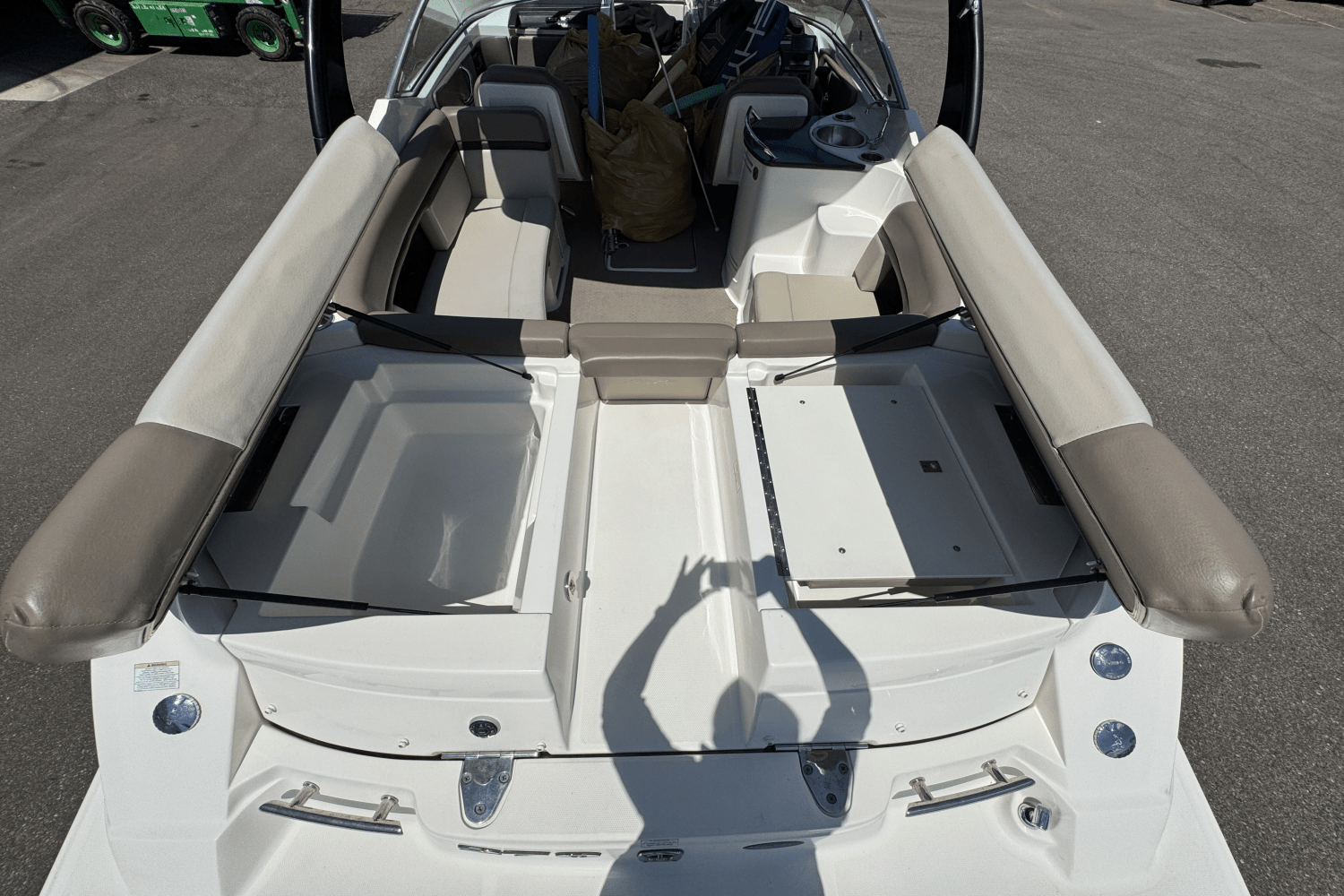 Slide: The Image of Sea Ray 270 SLX 2012 - 9