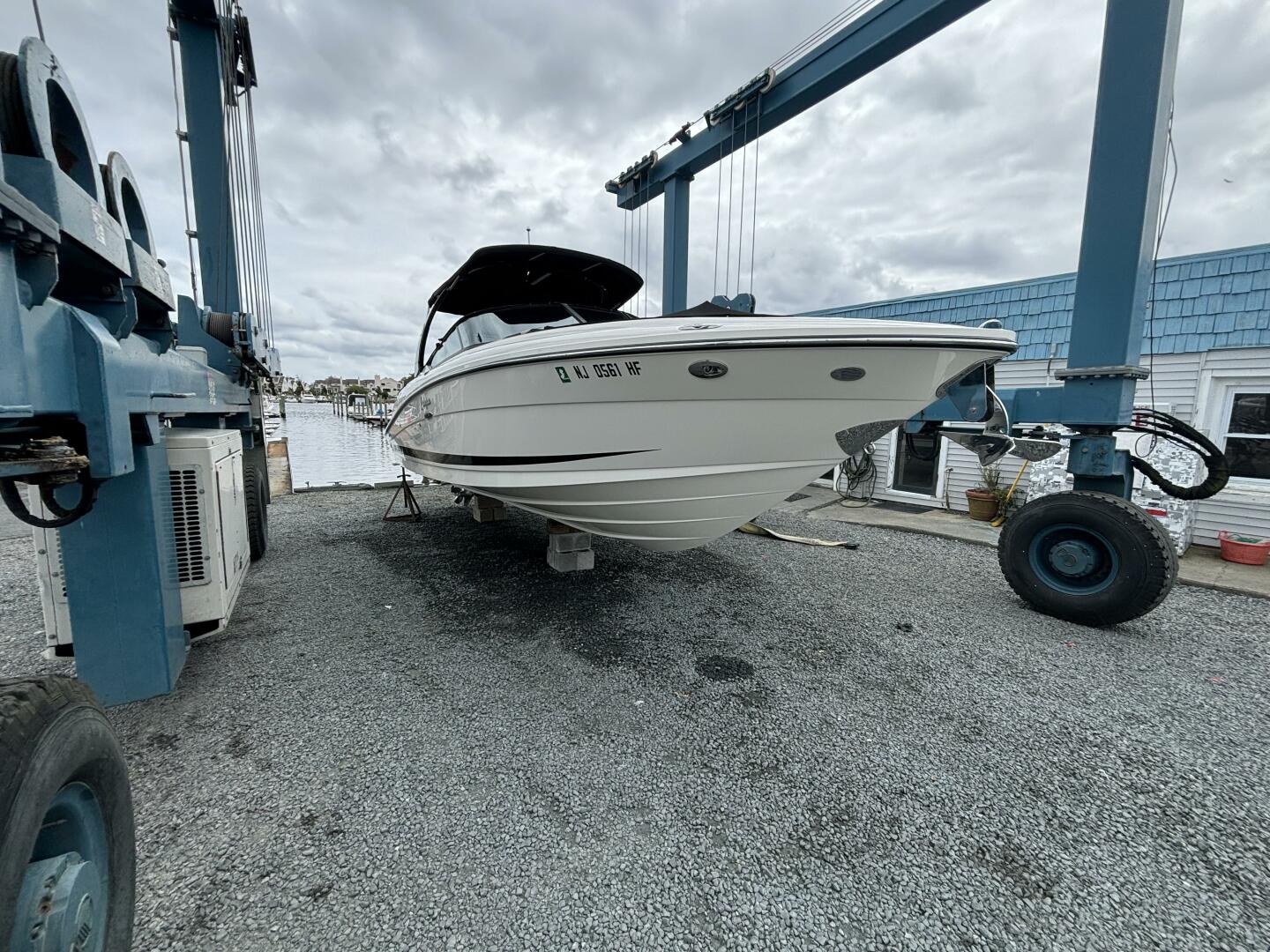 Slide: The Image of Sea Ray 270 SLX 2013 - 4768749