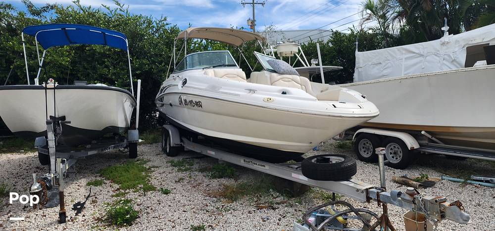 Slide: The Image of Sea Ray 270 Sundeck 2002 - 13702236