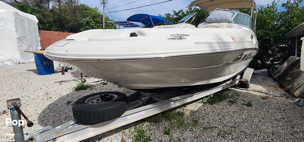 Slide: The Image of Sea Ray 270 Sundeck 2002 - 13702243