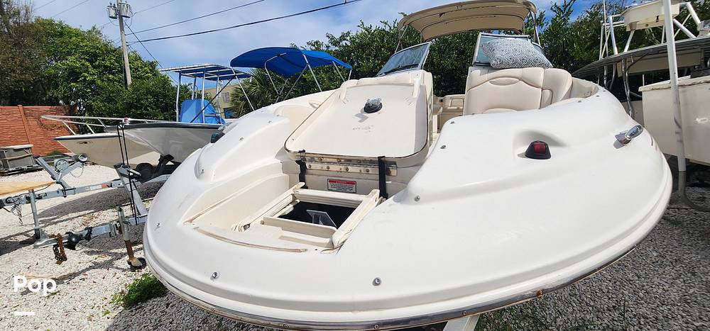 Slide: The Image of Sea Ray 270 Sundeck 2002 - 13702255
