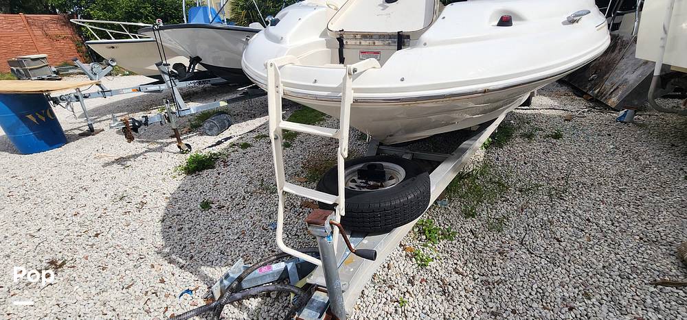 Slide: The Image of Sea Ray 270 Sundeck 2002 - 13702256