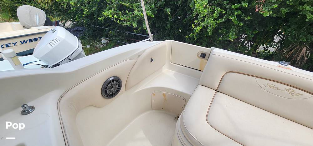 Slide: The Image of Sea Ray 270 Sundeck 2002 - 13702361