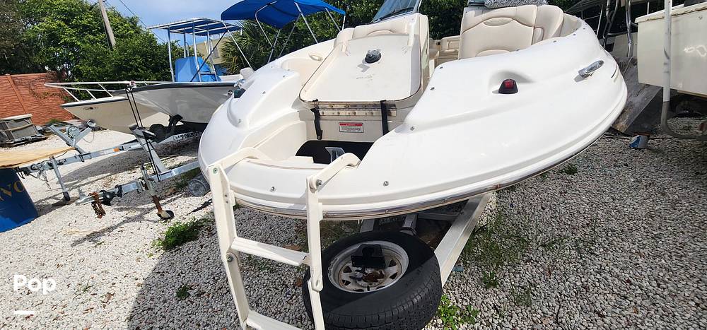 Slide: The Image of Sea Ray 270 Sundeck 2002 - 13702257