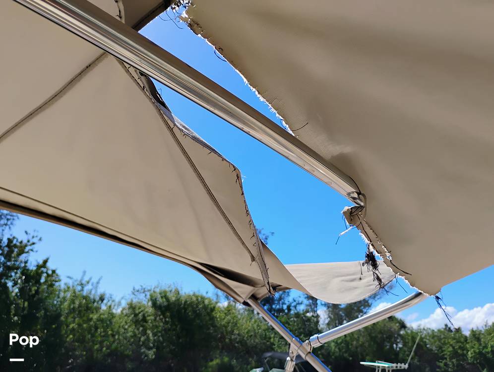 Slide: The Image of Sea Ray 270 Sundeck 2002 - 15161037