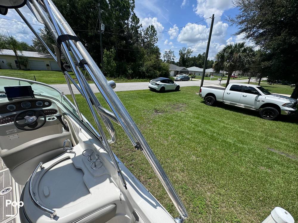 Slide: The Image of Sea Ray 270 SunDeck 2005 - 14517386