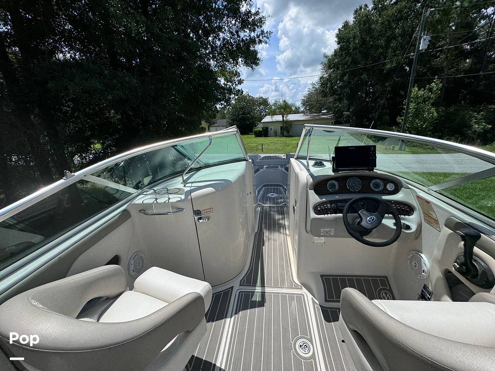Slide: The Image of Sea Ray 270 SunDeck 2005 - 14517565