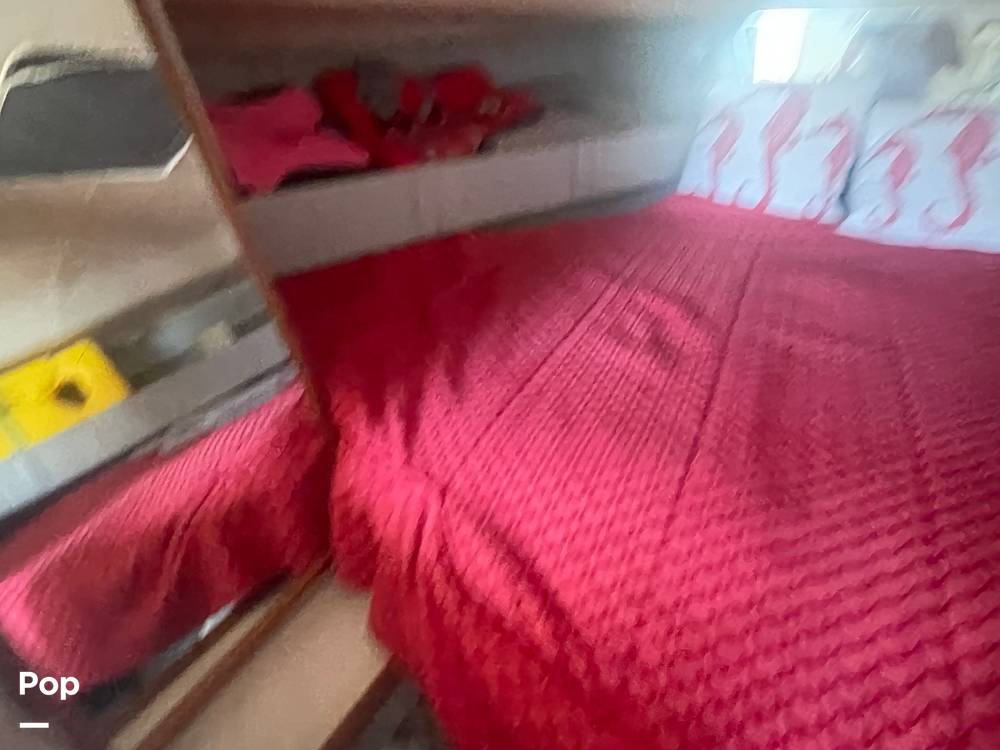 Slide: The Image of V Berth - 13084035