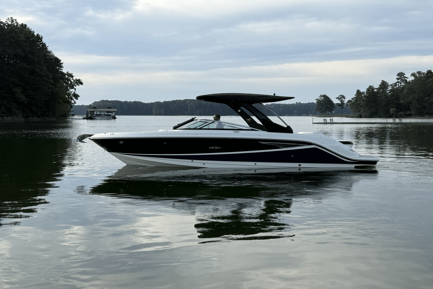 Slide: The Image of Sea Ray 280 SLX 2019 - 0