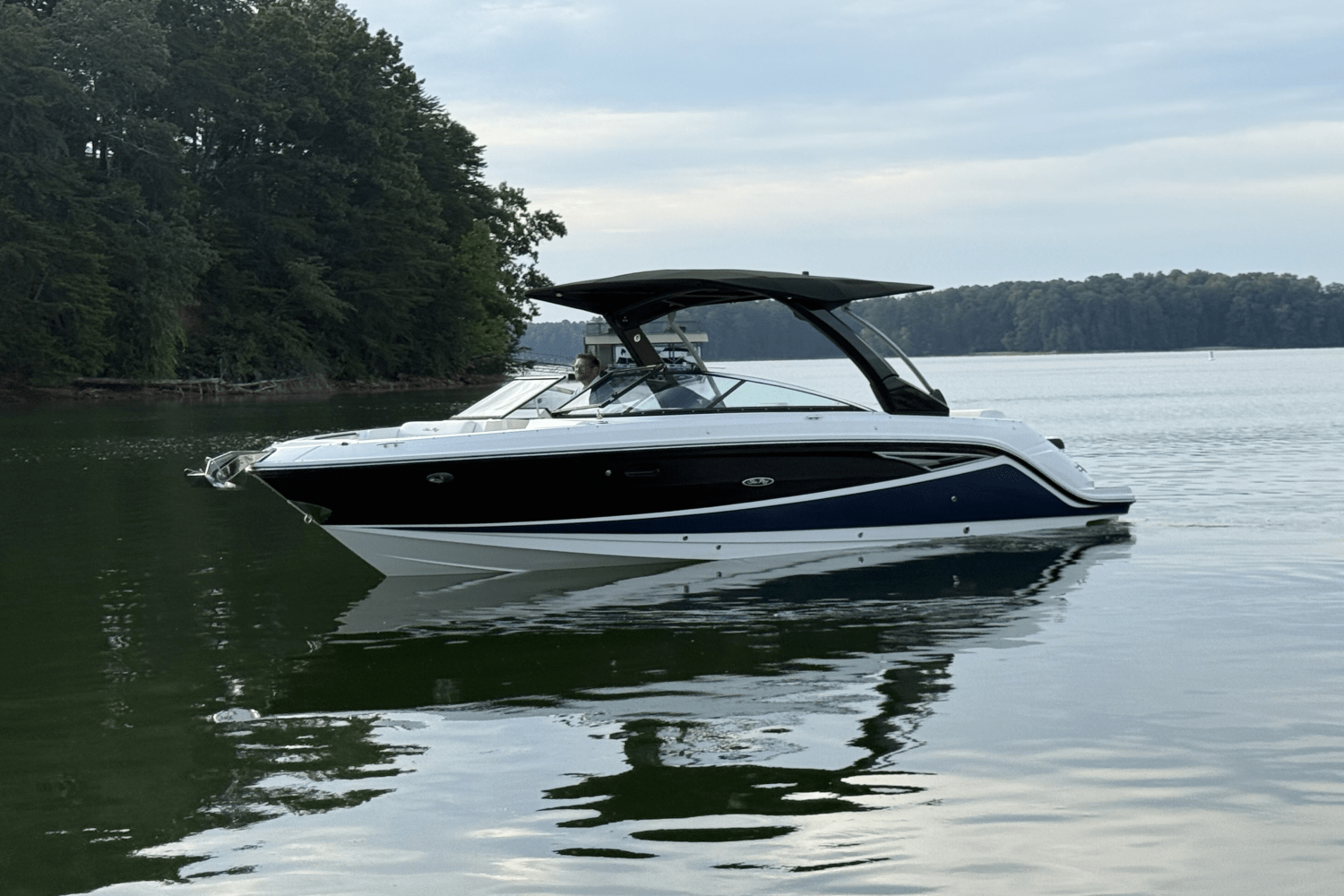Slide: The Image of Sea Ray 280 SLX 2019 - 1