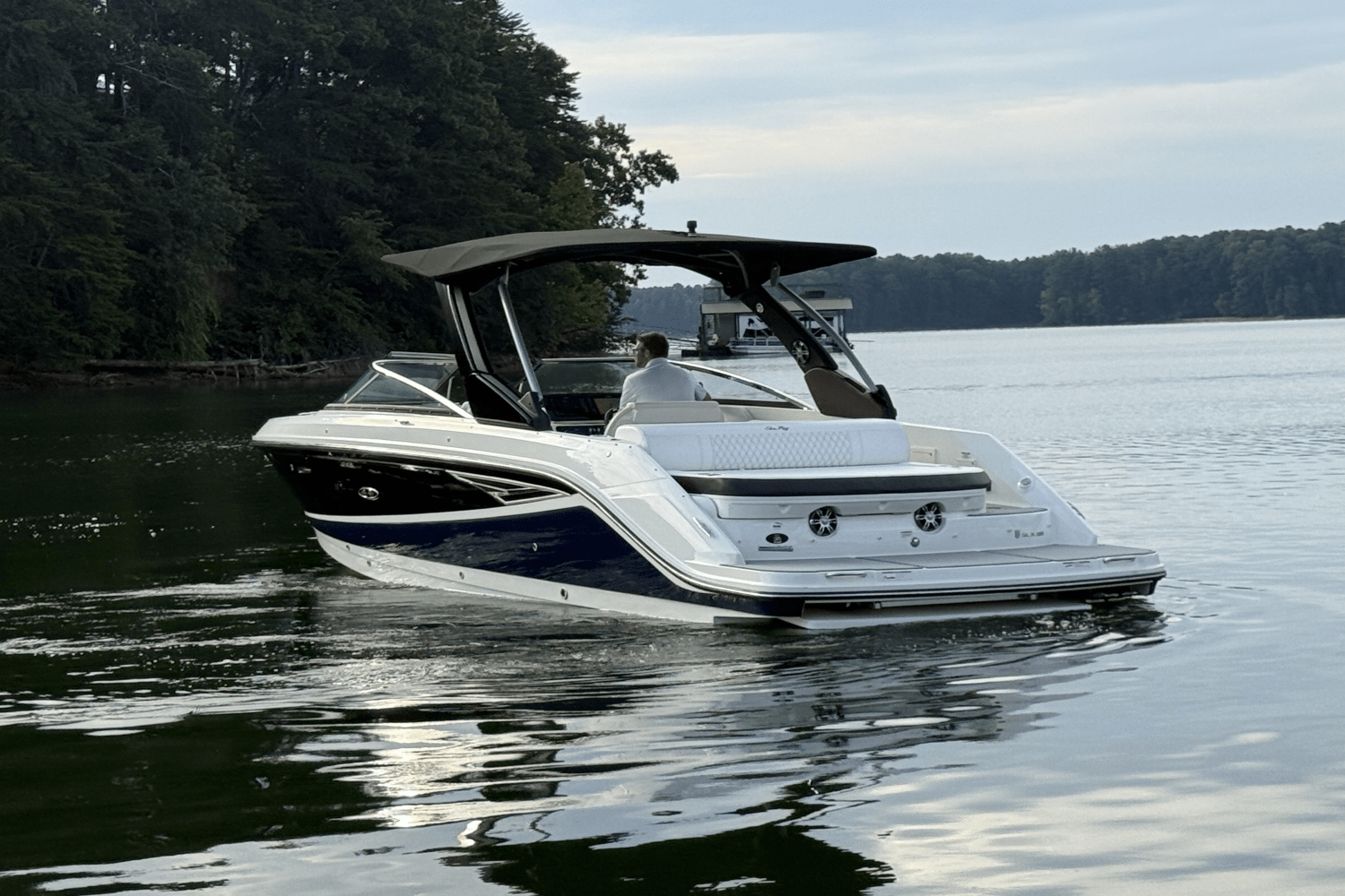 Slide: The Image of Sea Ray 280 SLX 2019 - 11