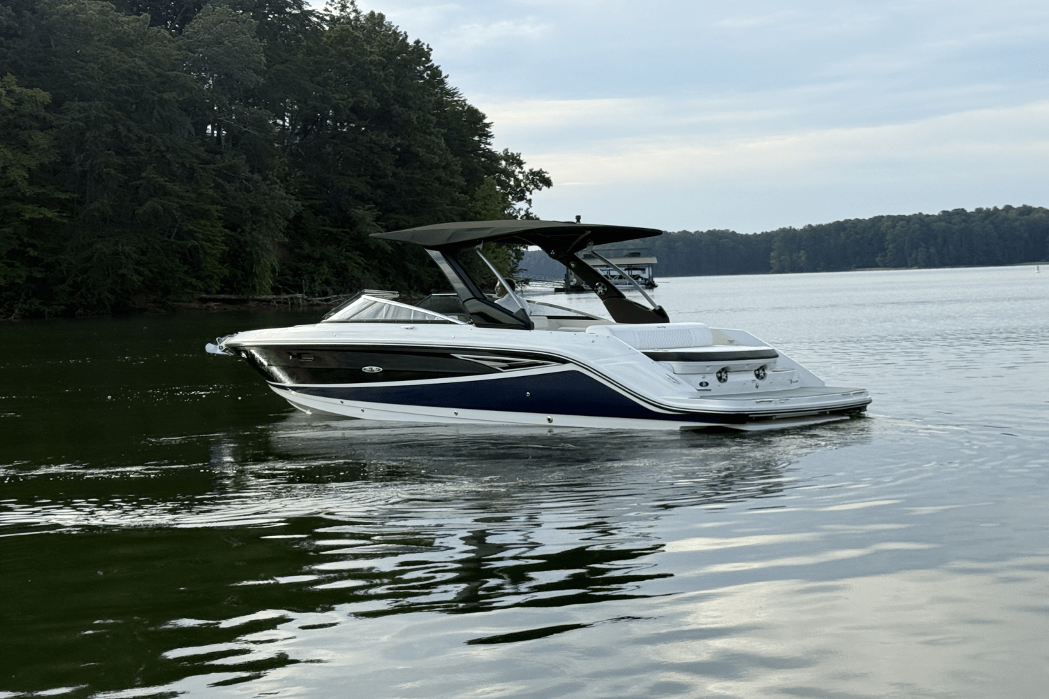 Slide: The Image of Sea Ray 280 SLX 2019 - 12
