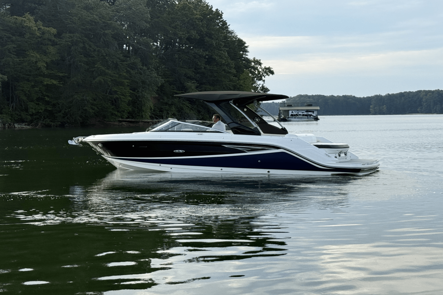 Slide: The Image of Sea Ray 280 SLX 2019 - 13