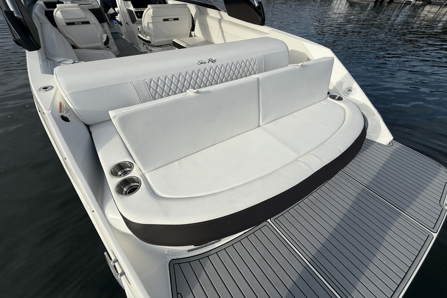 Slide: The Image of Sea Ray 280 SLX 2019 - 18