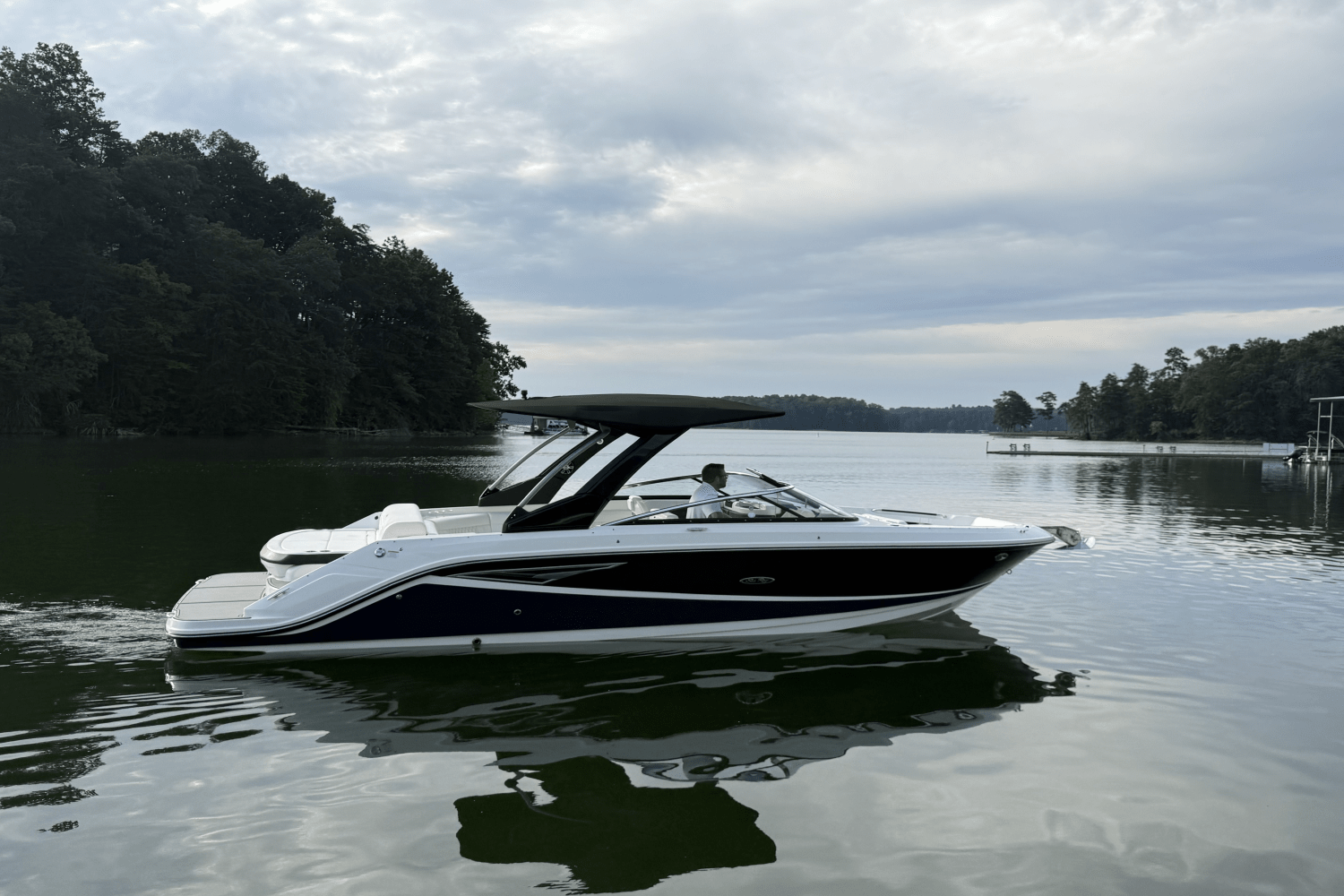 Slide: The Image of Sea Ray 280 SLX 2019 - 2