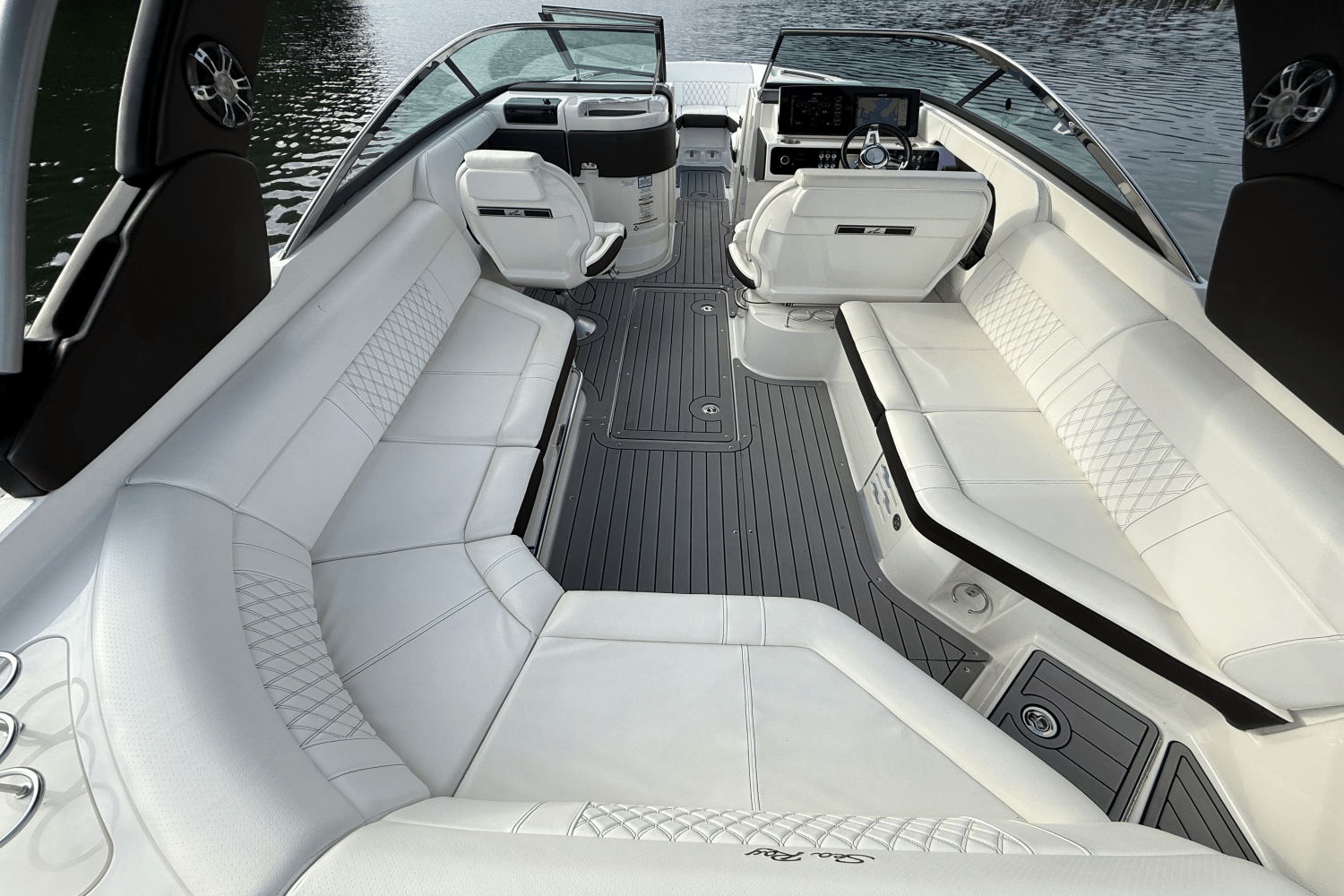 Slide: The Image of Sea Ray 280 SLX 2019 - 27