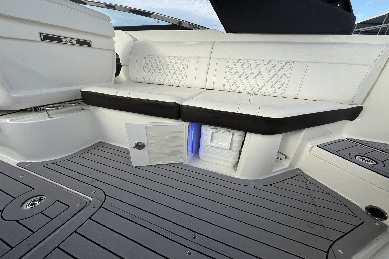 Slide: The Image of Sea Ray 280 SLX 2019 - 29