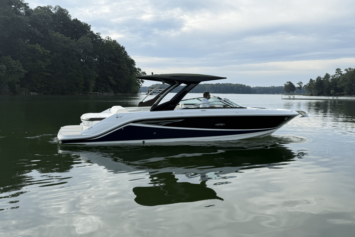 Slide: The Image of Sea Ray 280 SLX 2019 - 3