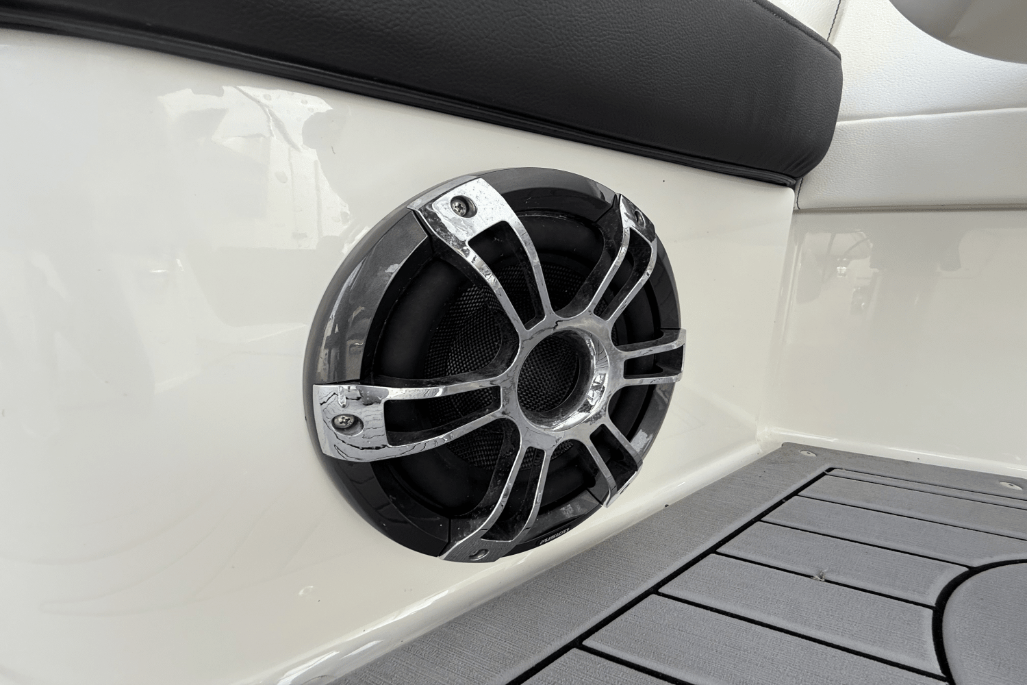 Slide: The Image of Sea Ray 280 SLX 2019 - 31