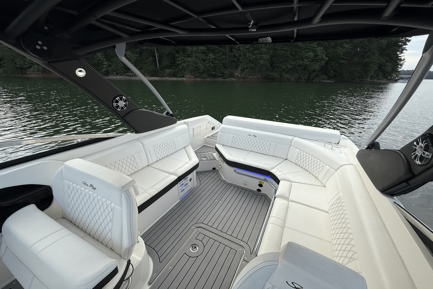 Slide: The Image of Sea Ray 280 SLX 2019 - 33