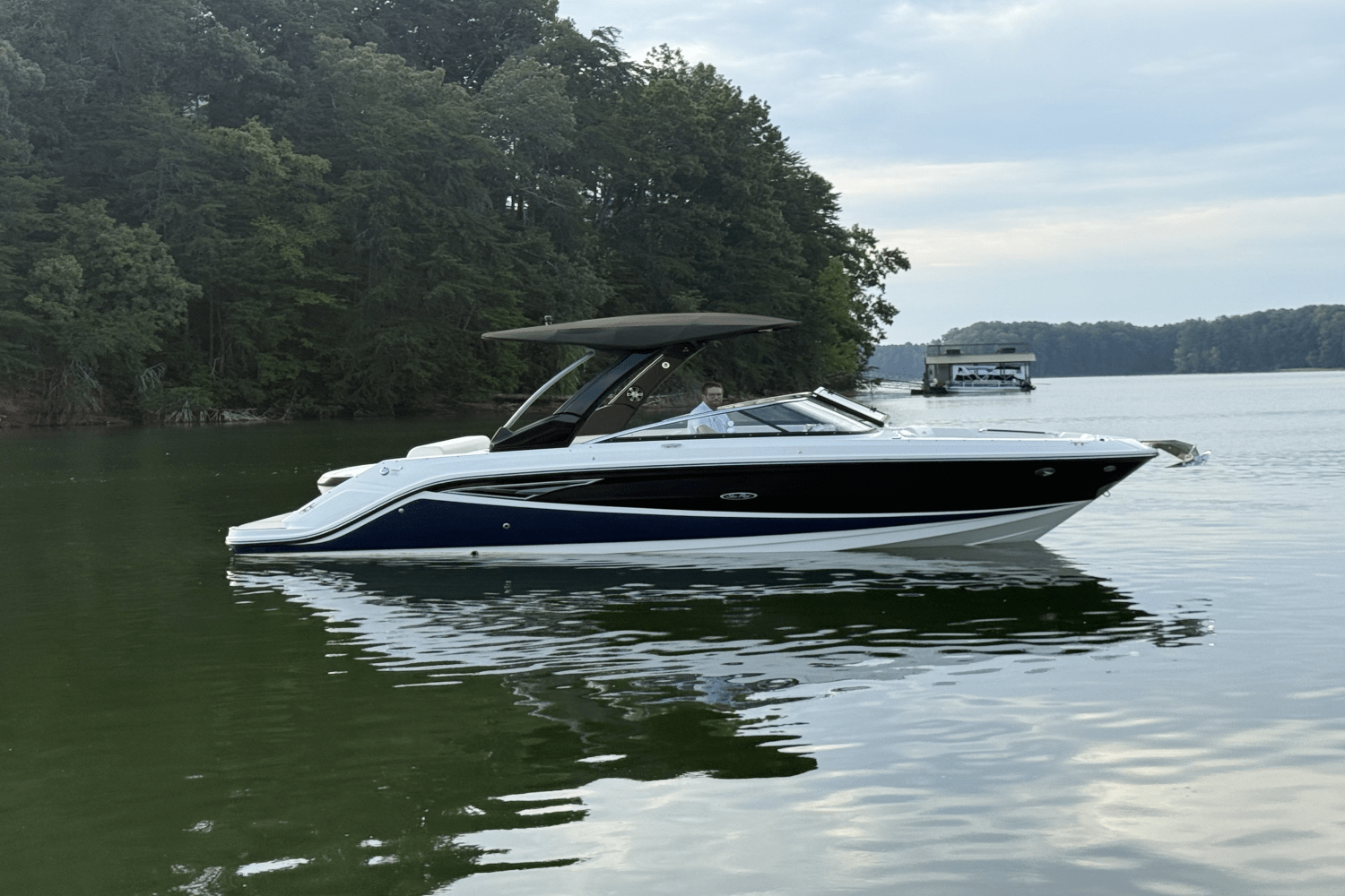Slide: The Image of Sea Ray 280 SLX 2019 - 7
