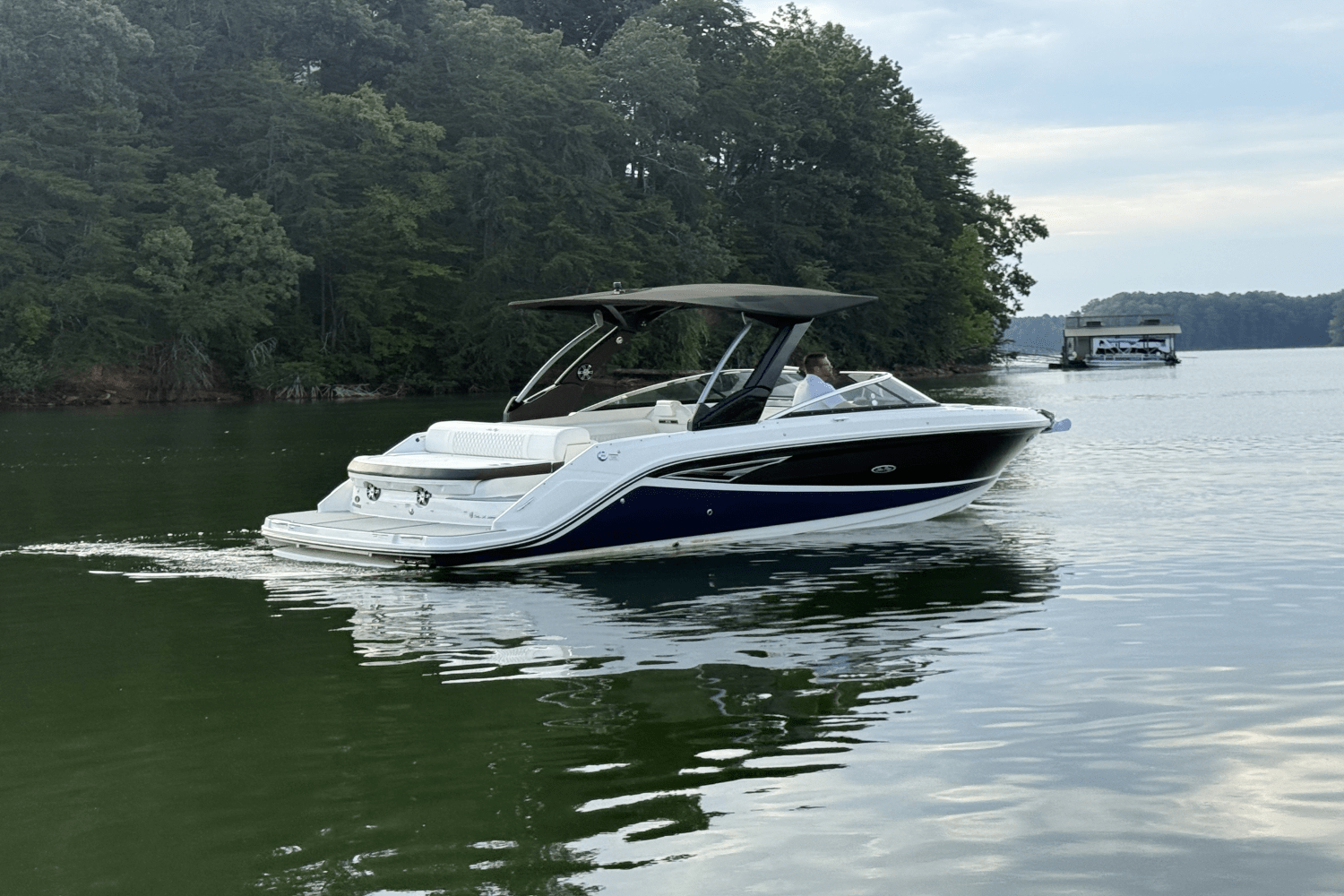 Slide: The Image of Sea Ray 280 SLX 2019 - 8