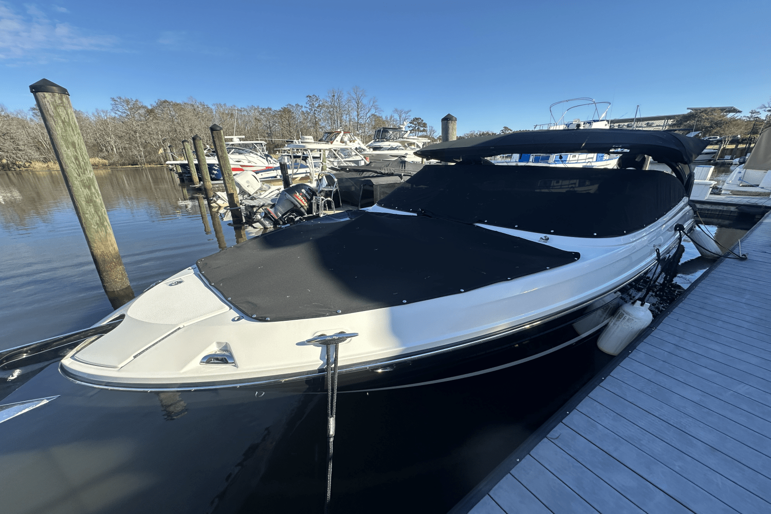 Slide: The Image of Sea Ray 280 SLX 2024 - 16