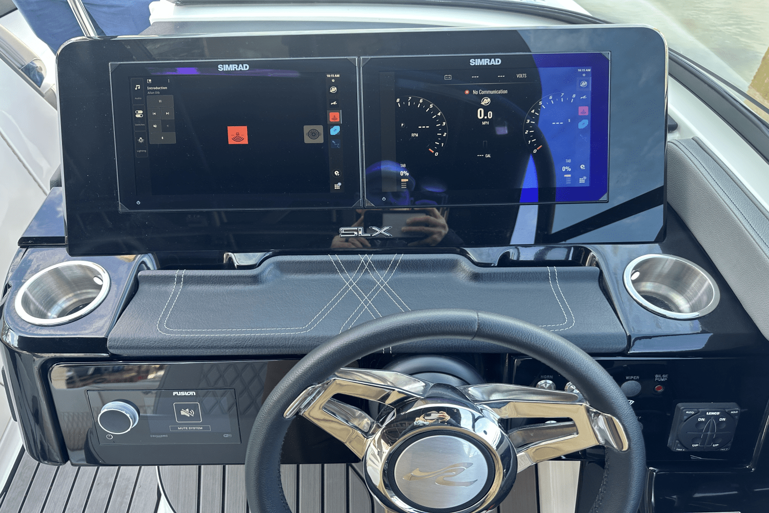 Slide: The Image of Sea Ray 280 SLX 2024 - 17