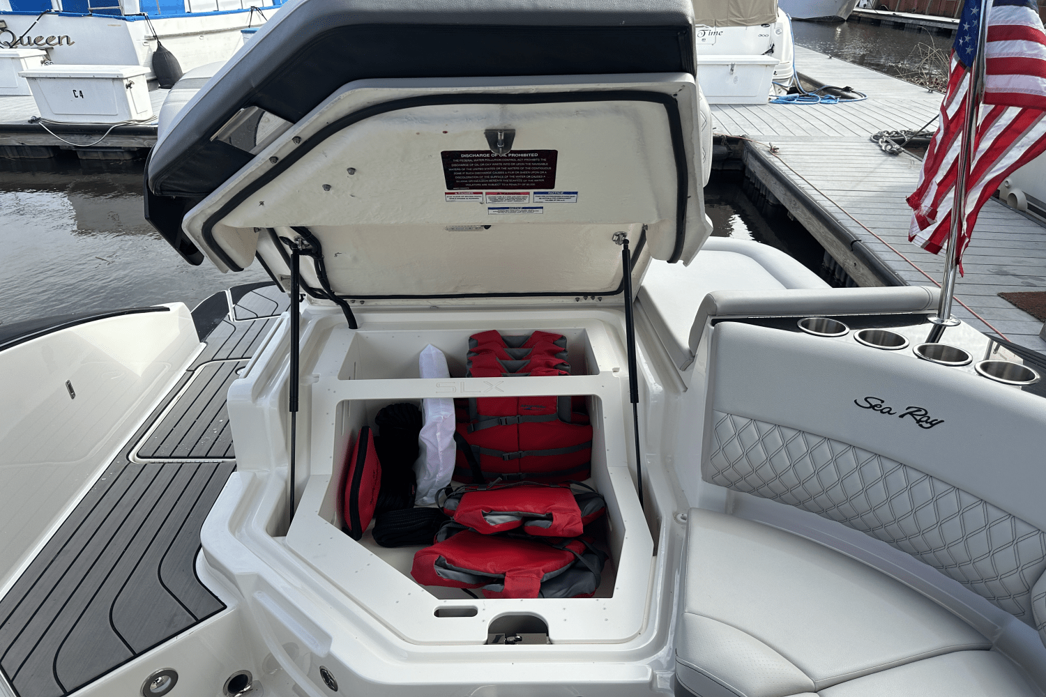 Slide: The Image of Sea Ray 280 SLX 2024 - 35