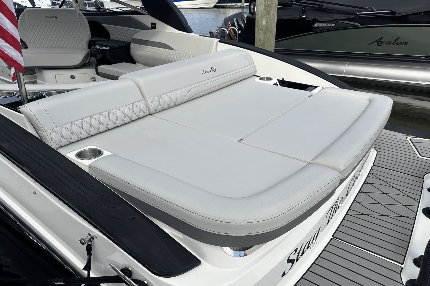 Slide: The Image of Sea Ray 280 SLX 2024 - 9