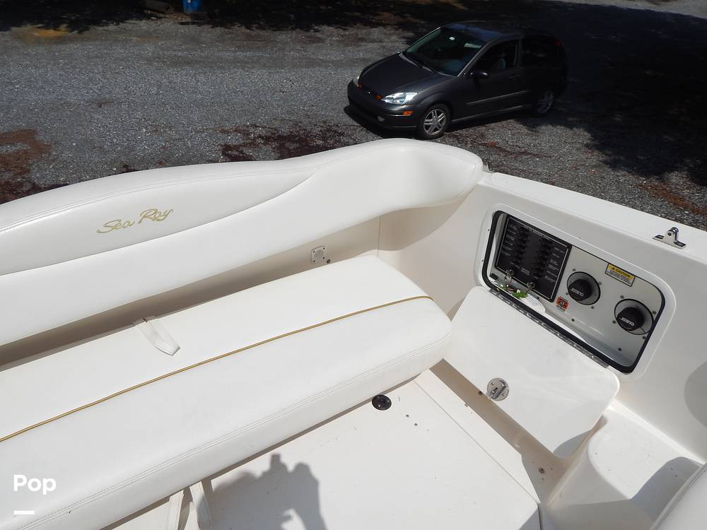 Slide: The Image of Sea Ray 280 Sundancer 2003 - 131