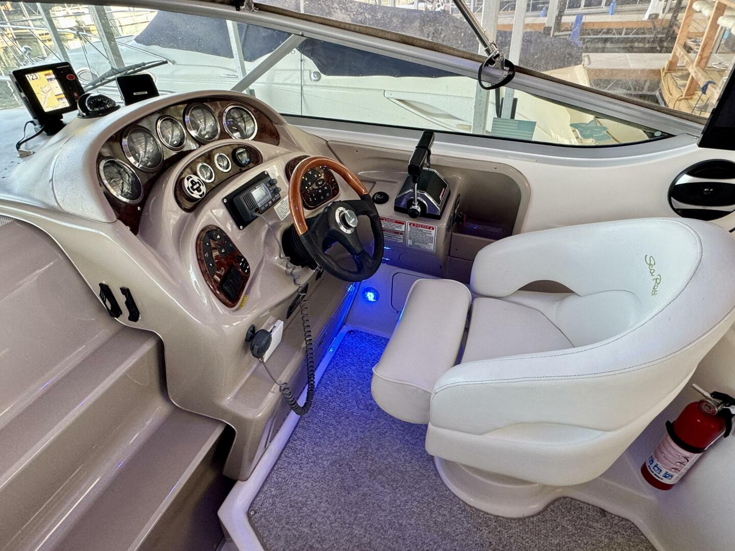 Slide: The Image of Sea Ray 280 Sundancer 2003 - 5255625