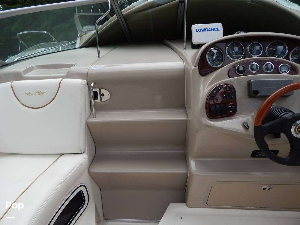 Slide: The Image of Sea Ray 280 Sundancer 2003 - 47