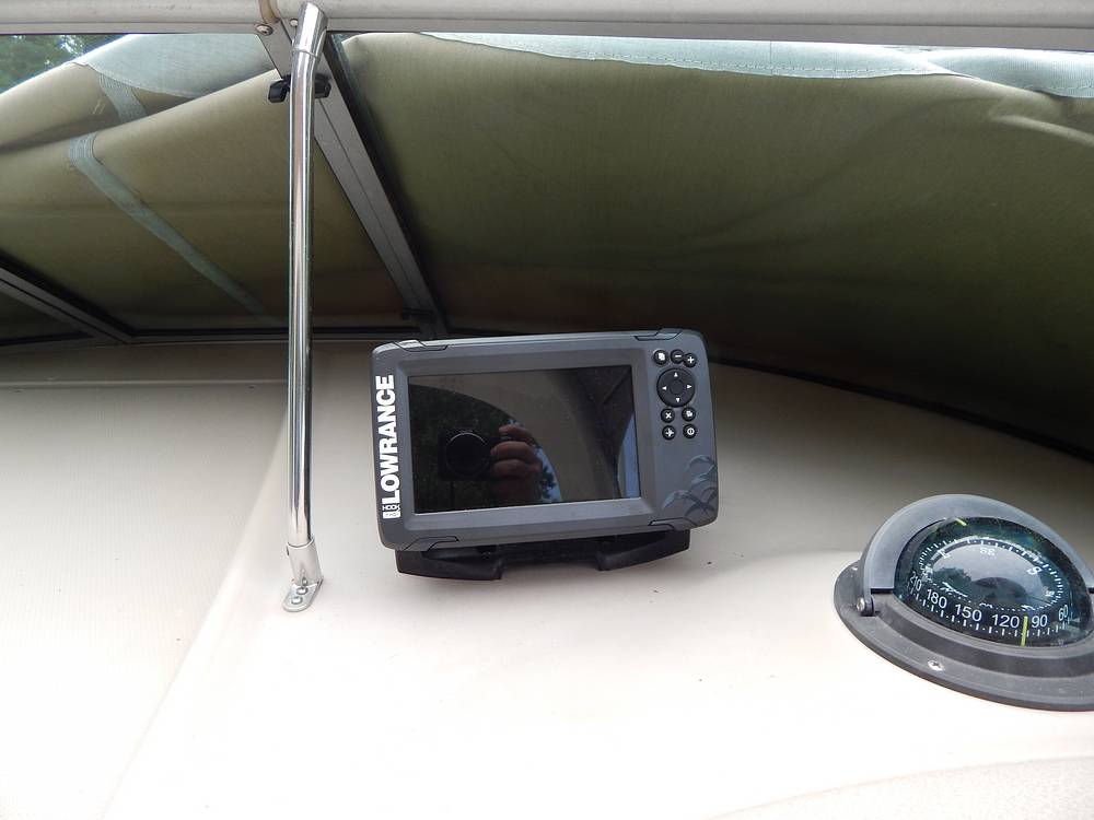 Slide: The Image of Sea Ray 280 Sundancer 2003 - 56
