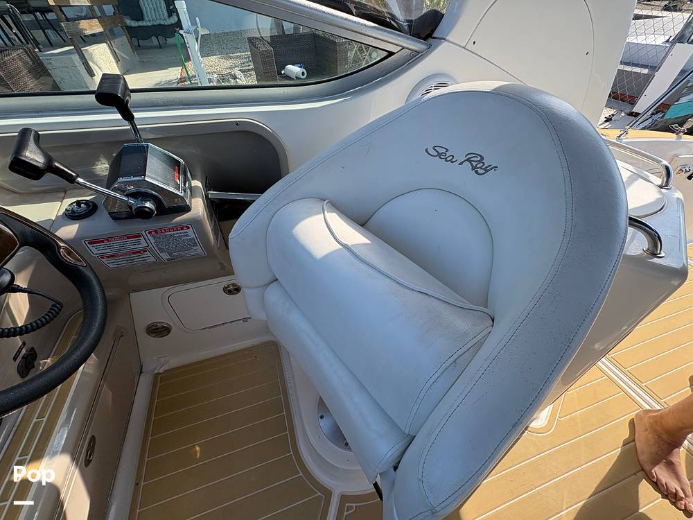 Slide: The Image of Sea Ray 280 Sundancer 2003 - 61