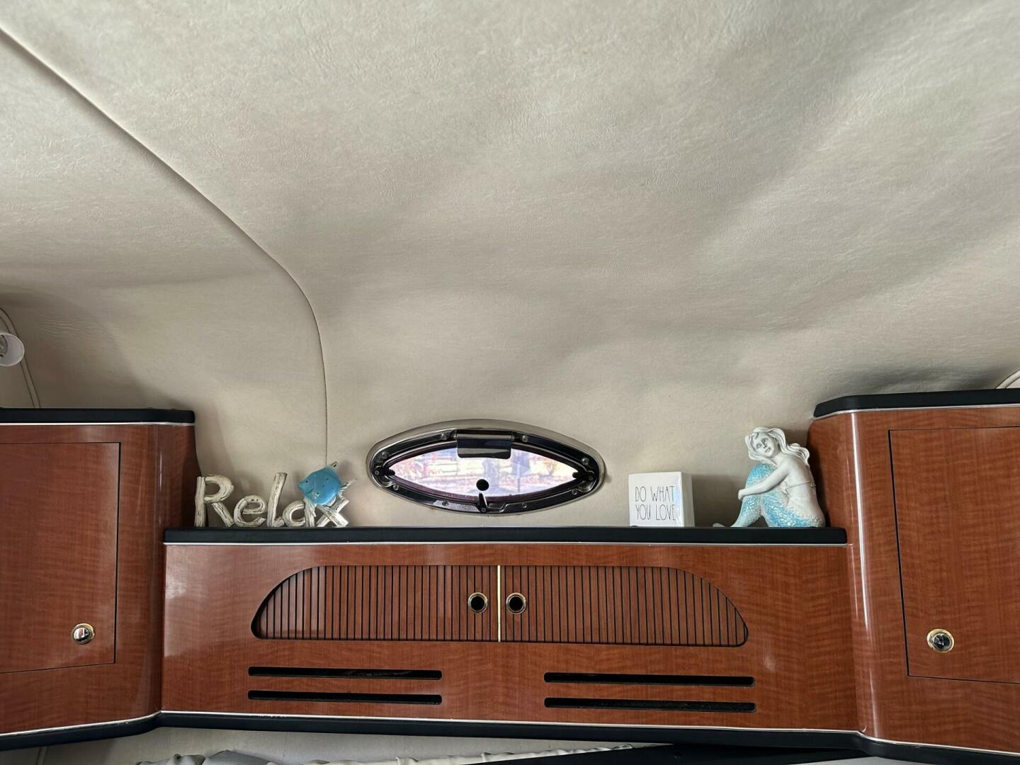 Slide: The Image of Sea Ray 280 Sundancer 2003 - 8