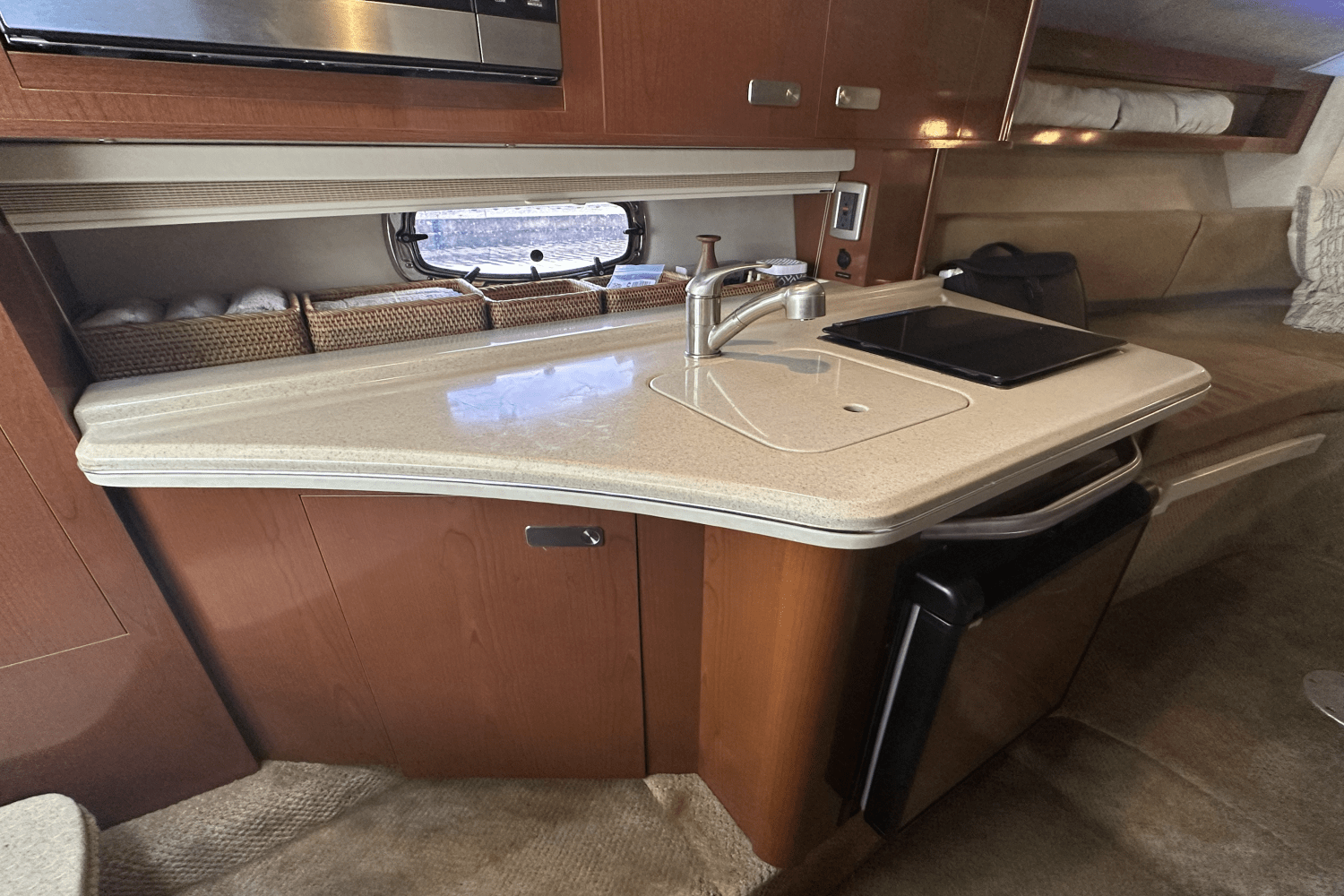 Slide: The Image of Sea Ray 280 SUNDANCER 2010 - 27