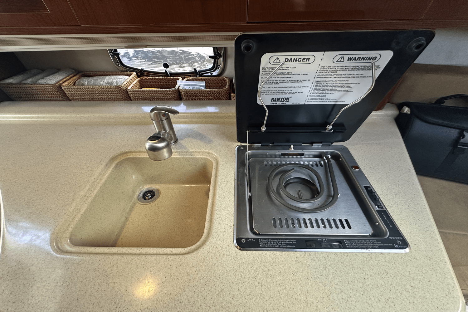 Slide: The Image of Sea Ray 280 SUNDANCER 2010 - 31