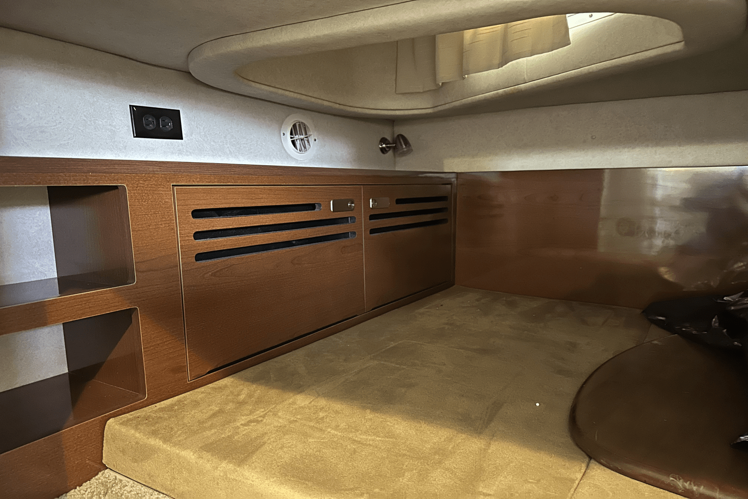 Slide: The Image of Sea Ray 280 SUNDANCER 2010 - 34