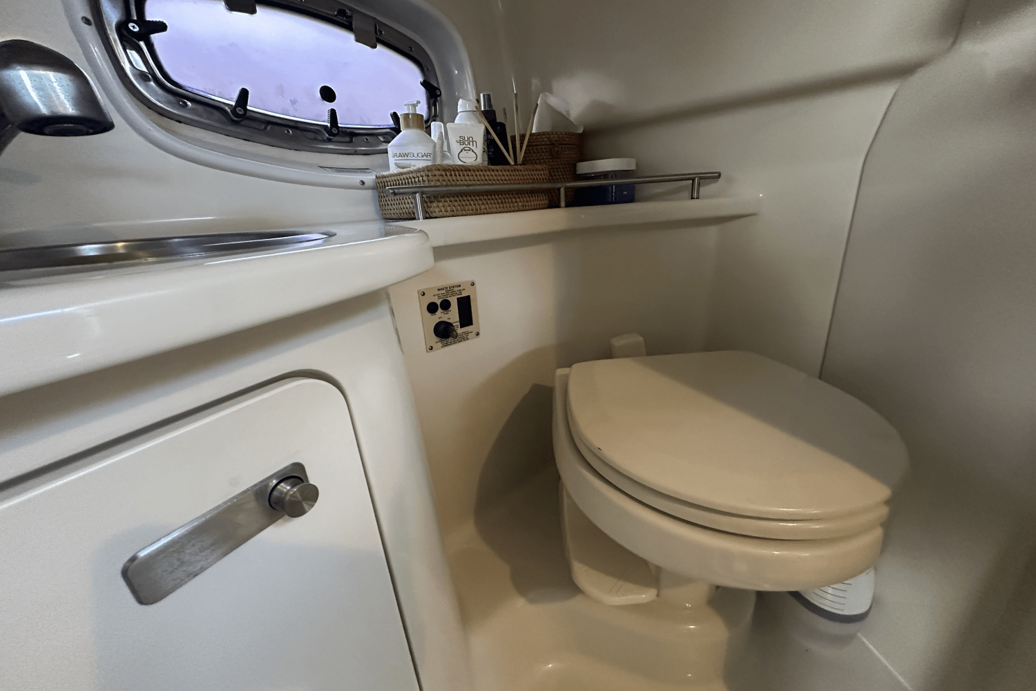 Slide: The Image of Sea Ray 280 SUNDANCER 2010 - 53