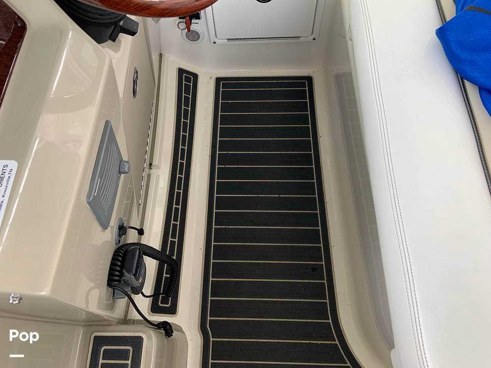 Slide: The Image of Sea Ray 280 Sundancer 2011 - 166